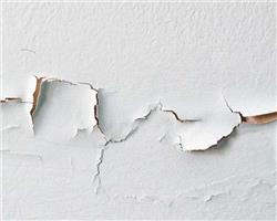 Quy trình khắc phục tình trạng sơn bị bong tróc, phồng rộp hoặc ẩm mốc.